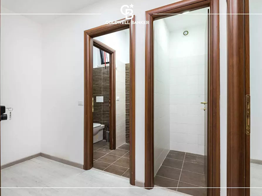 Immagine 9 di Locale commerciale in affitto  in Via Carlo Pirzio Biroli 115 a Ciampino