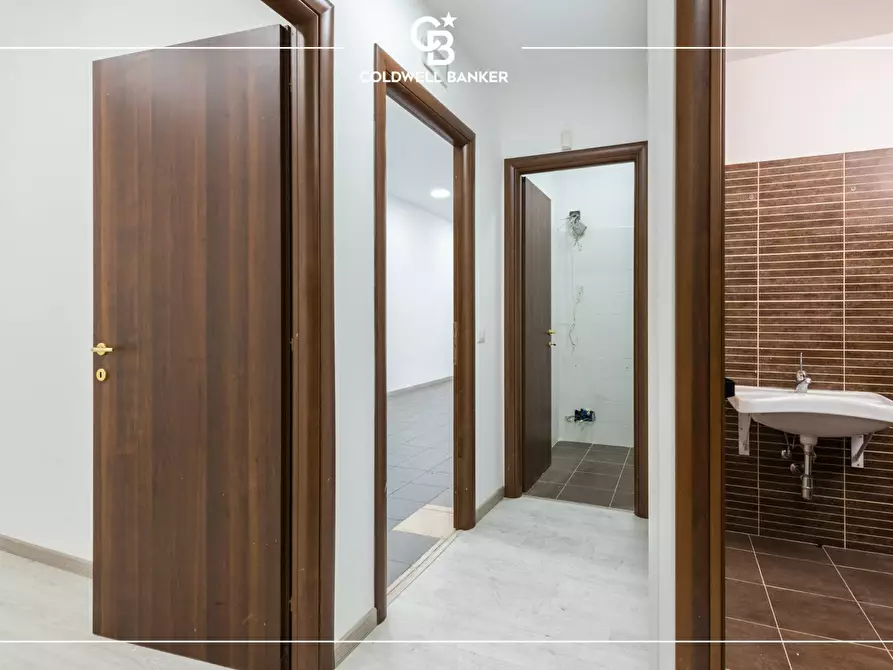 Immagine 10 di Locale commerciale in affitto  in Via Carlo Pirzio Biroli 115 a Ciampino