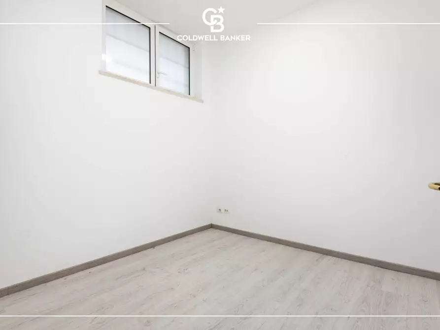 Immagine 11 di Locale commerciale in affitto  in Via Carlo Pirzio Biroli 115 a Ciampino