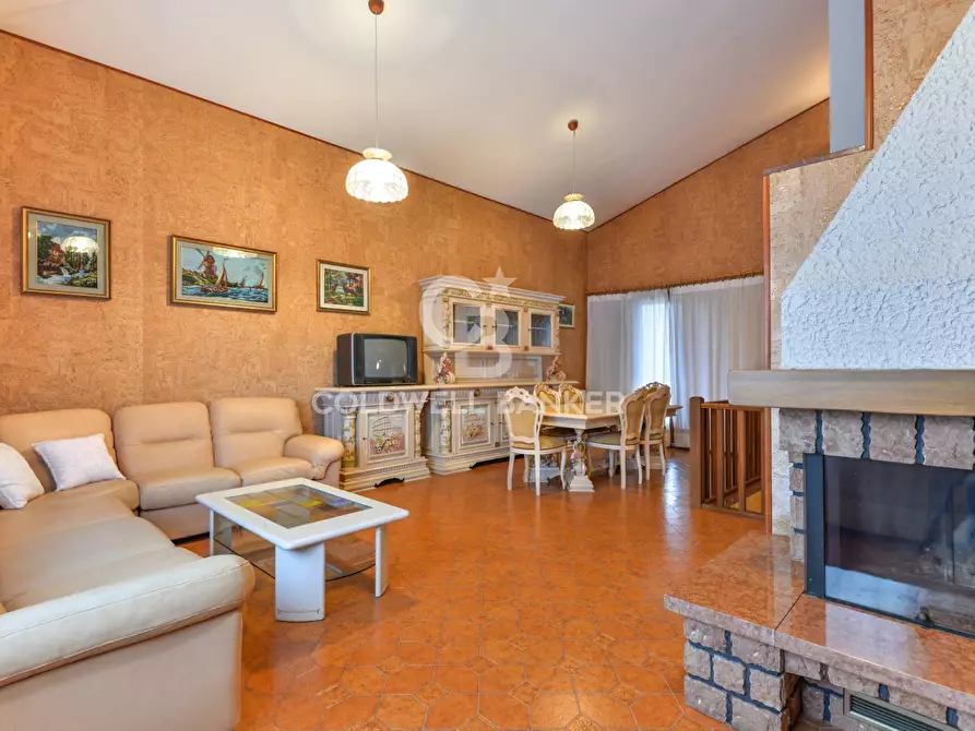 Immagine 7 di Villa in vendita  in Via Giacomo Puccini a Campo Nell'elba