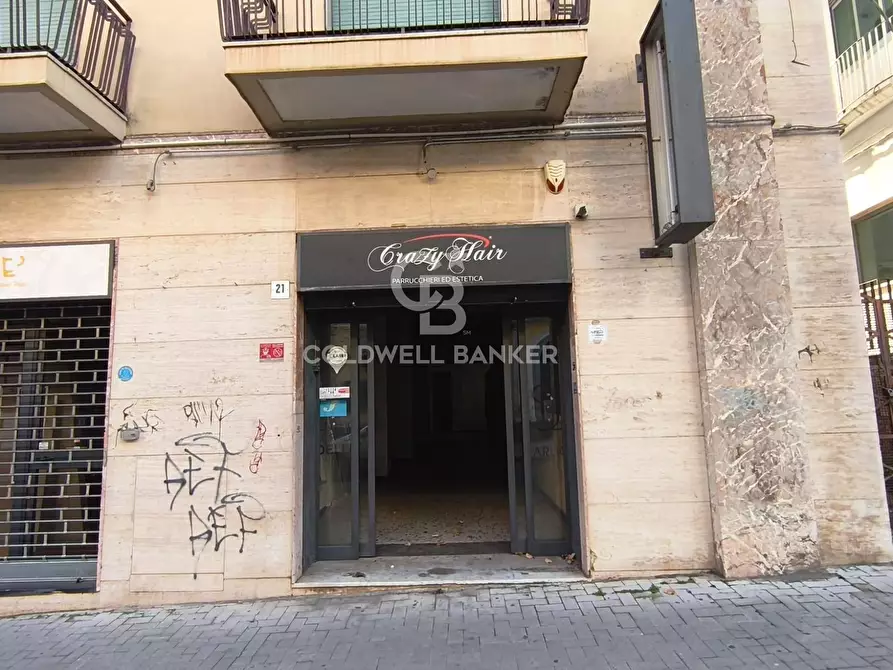 Immagine 1 di Locale commerciale in affitto  a Acireale