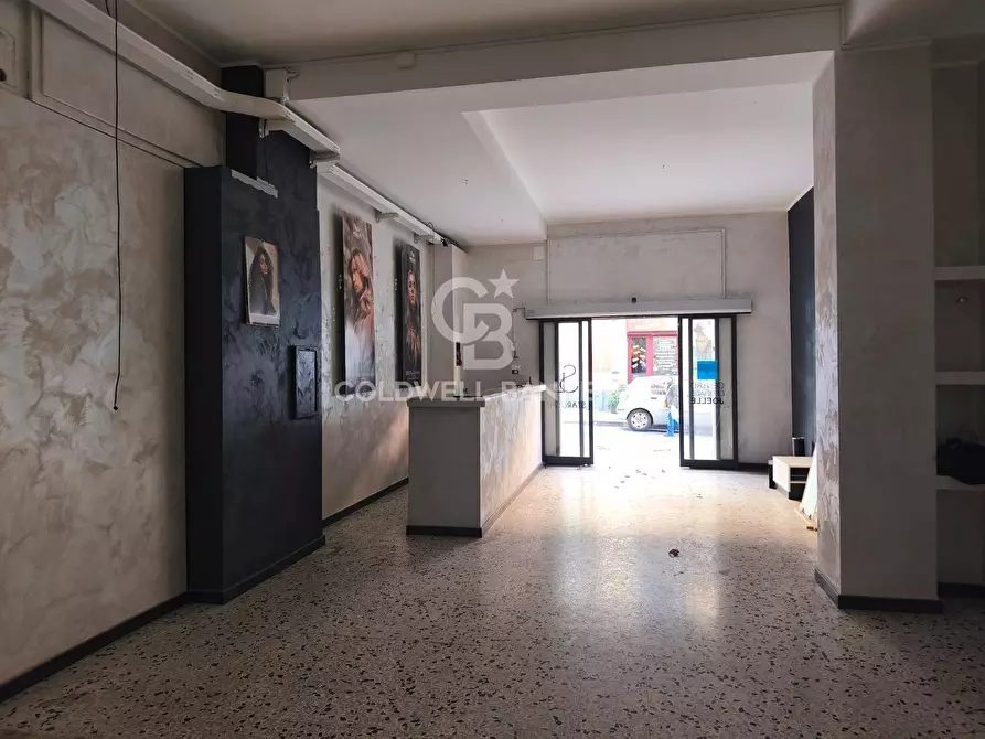 Immagine 5 di Locale commerciale in affitto  a Acireale