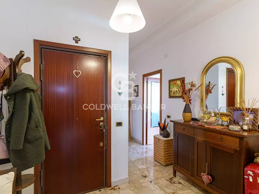 Immagine 2 di Appartamento in vendita  in via etnea 169 a Gravina Di Catania