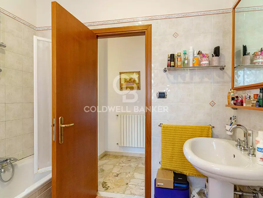 Immagine 14 di Appartamento in vendita  in via etnea 169 a Gravina Di Catania