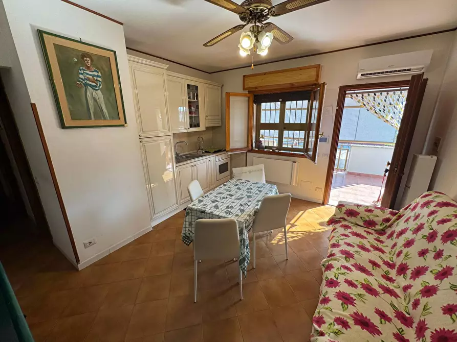 Immagine 3 di Appartamento in vendita  in via lago di como 14 a Pomezia