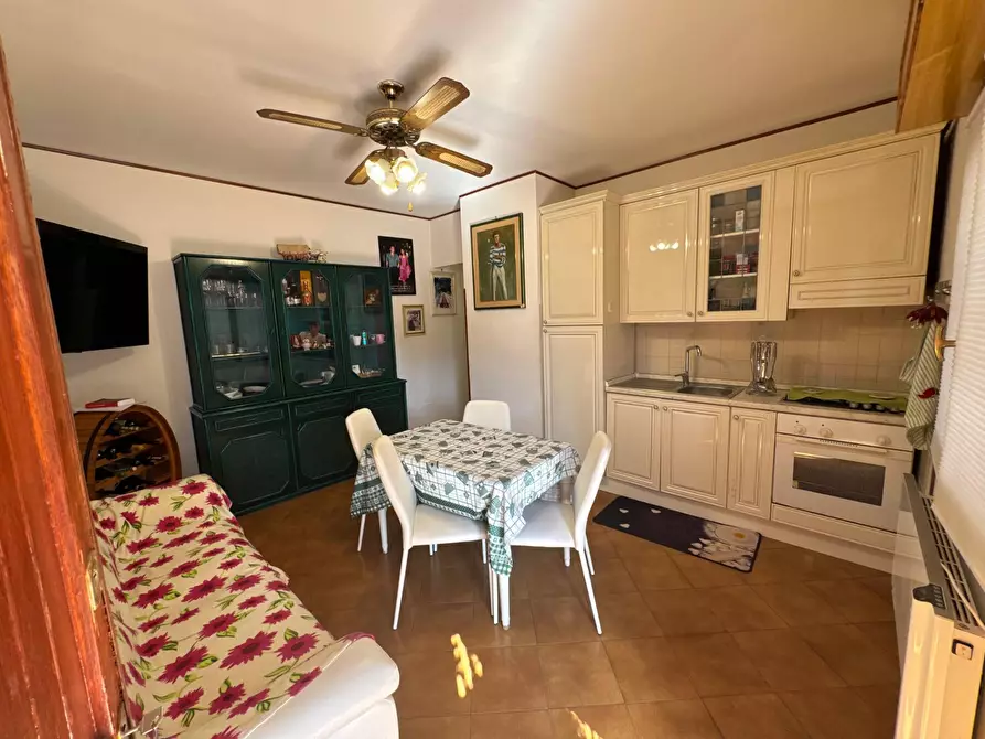 Immagine 6 di Appartamento in vendita  in via lago di como 14 a Pomezia