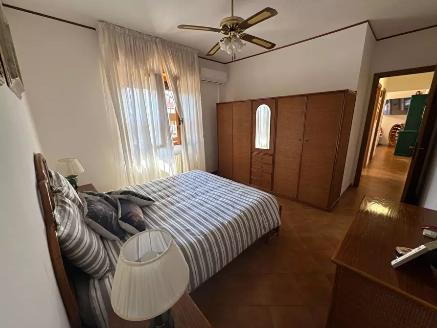 Immagine 11 di Appartamento in vendita  in via lago di como 14 a Pomezia