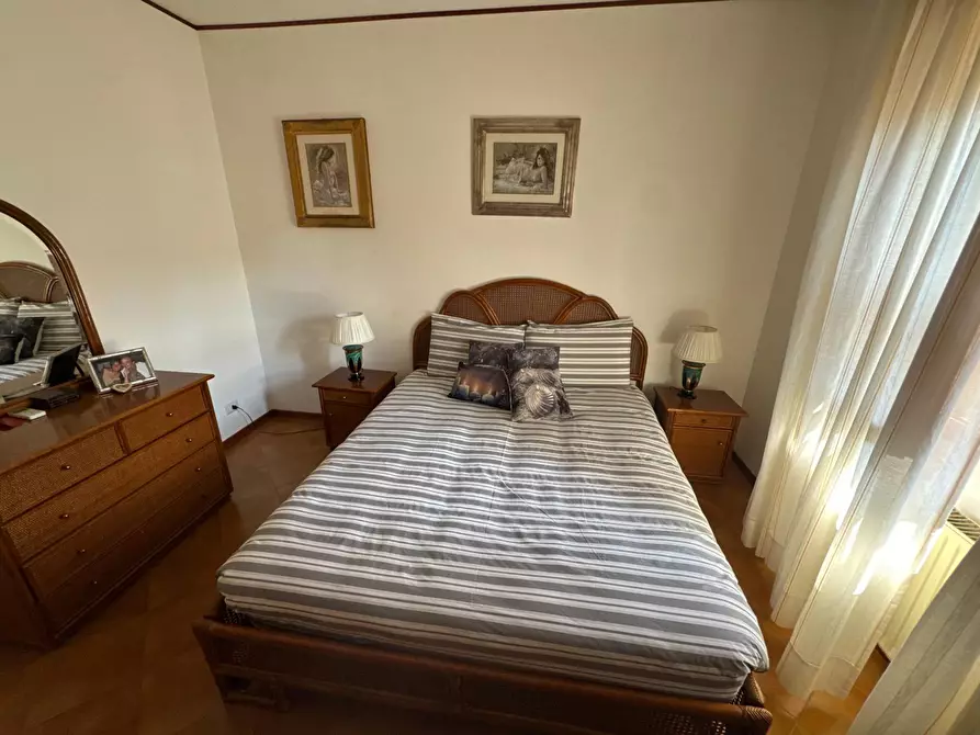 Immagine 12 di Appartamento in vendita  in via lago di como 14 a Pomezia