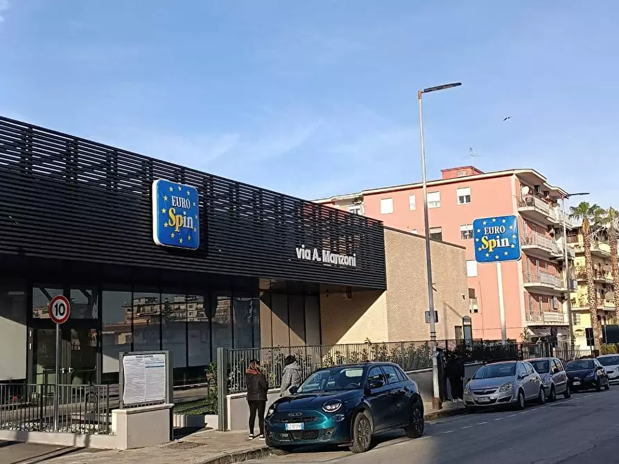 Immagine 4 di Locale commerciale in affitto  in Via Bartolo Longo a Napoli
