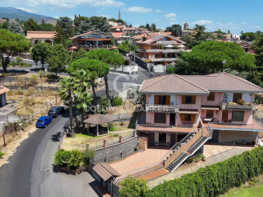 Immagine 3 di Villa in vendita  in via della costituzione 3 a Trecastagni