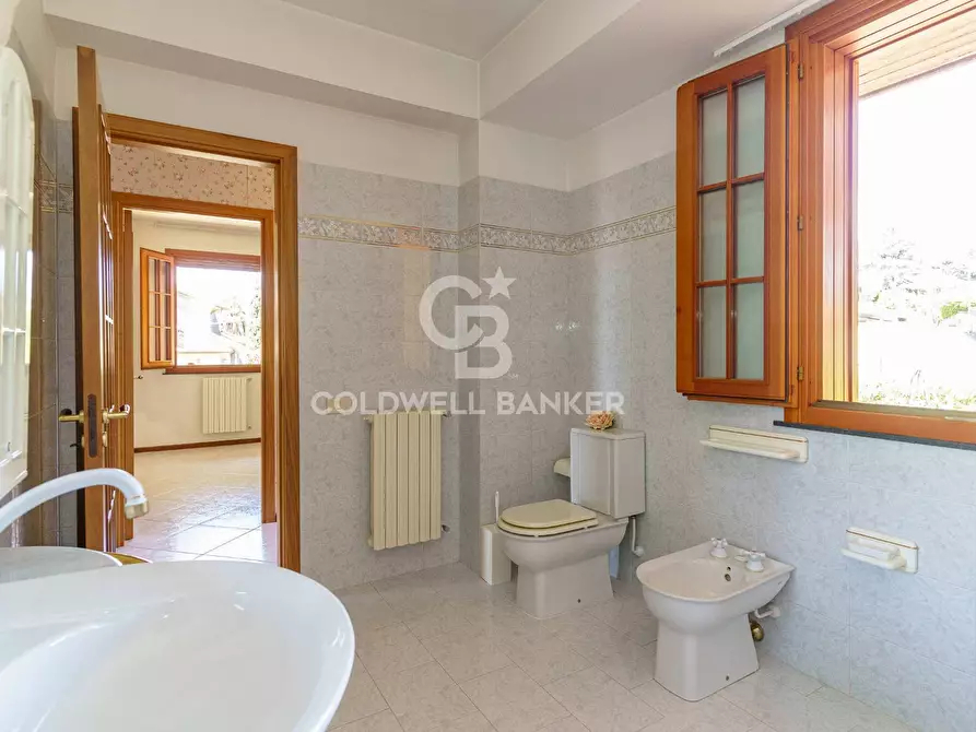 Immagine 31 di Villa in vendita  in via della costituzione 3 a Trecastagni