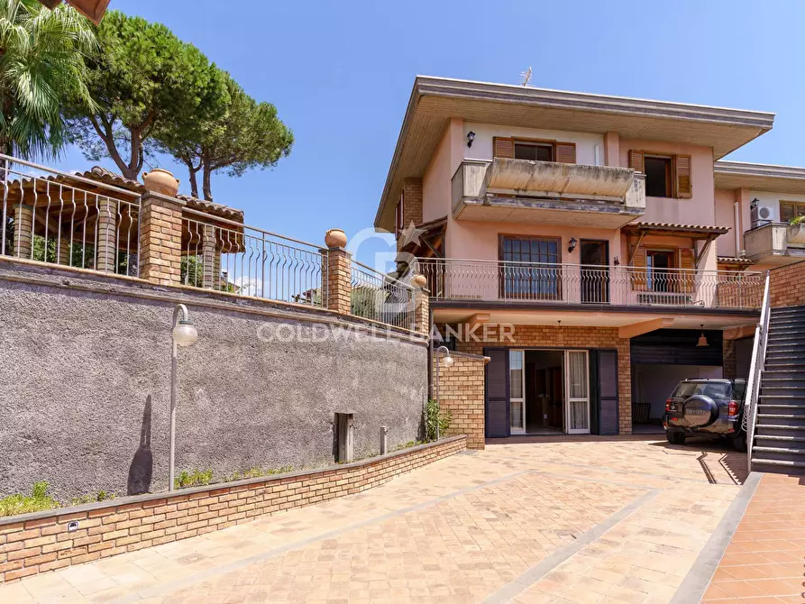 Immagine 53 di Villa in vendita  in via della costituzione 3 a Trecastagni