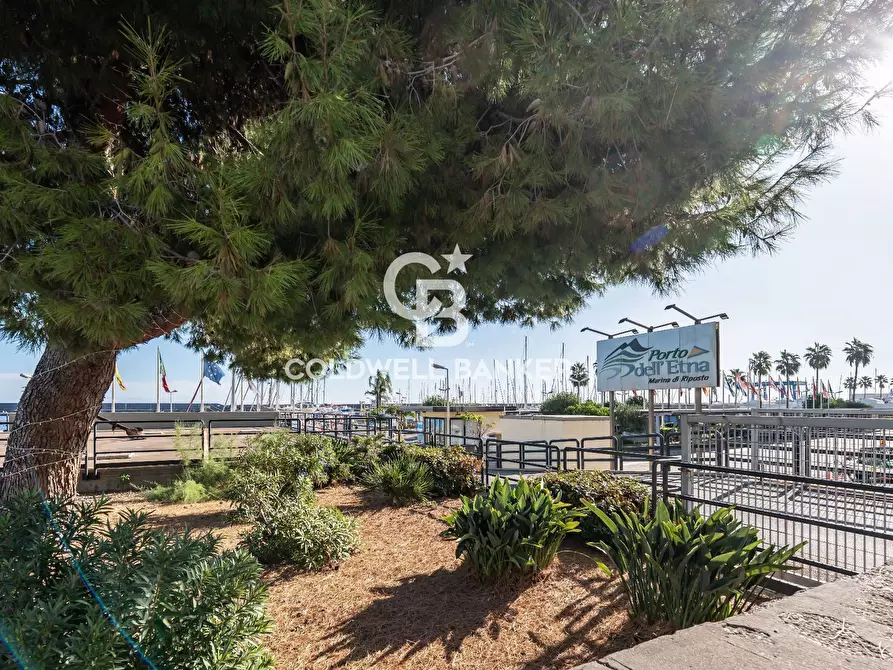 Immagine 15 di Appartamento in vendita  in Via Dei Galliano 17 a Riposto