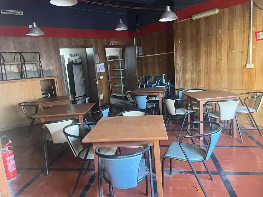 Immagine 5 di Locale commerciale in vendita  in Via Filippo Turati 8 a Piombino