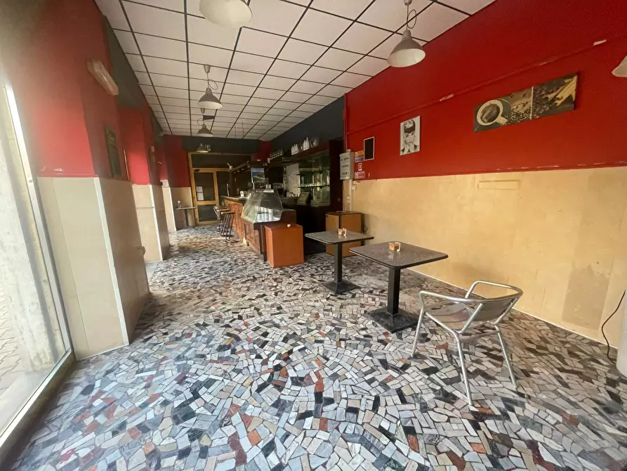 Immagine 8 di Locale commerciale in vendita  in Via Filippo Turati 8 a Piombino