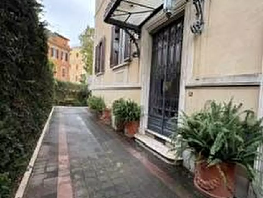 Immagine 19 di Appartamento in affitto  in Viale Regina Margherita a Roma