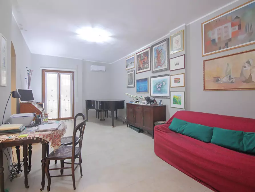 Immagine 1 di Appartamento in vendita  in Via Corrado Del Greco 40 a Roma