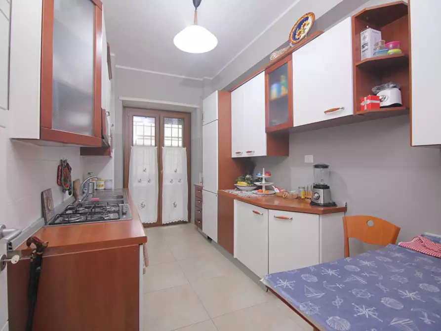 Immagine 17 di Appartamento in vendita  in Via Corrado Del Greco 40 a Roma