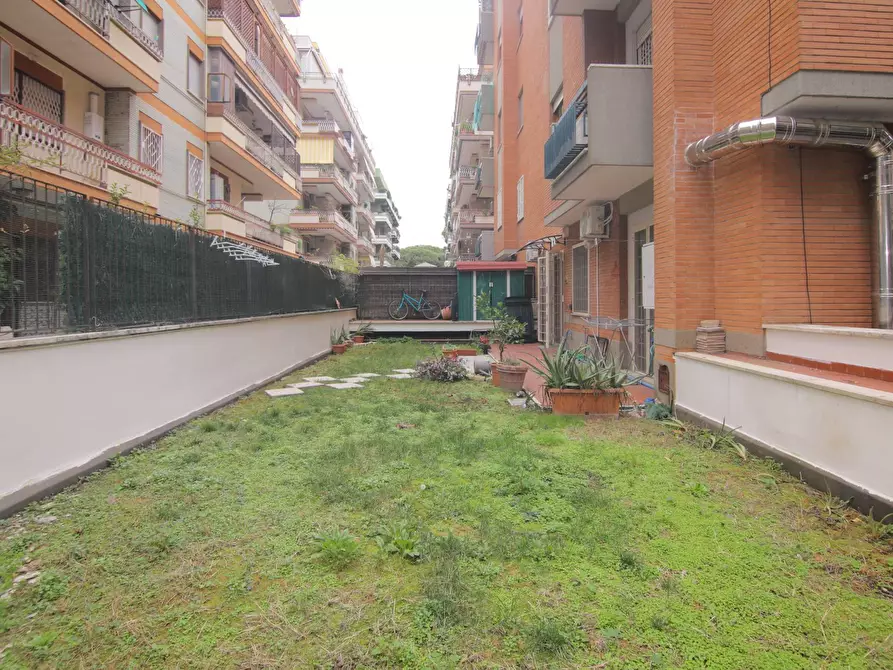 Immagine 20 di Appartamento in vendita  in Via Corrado Del Greco 40 a Roma