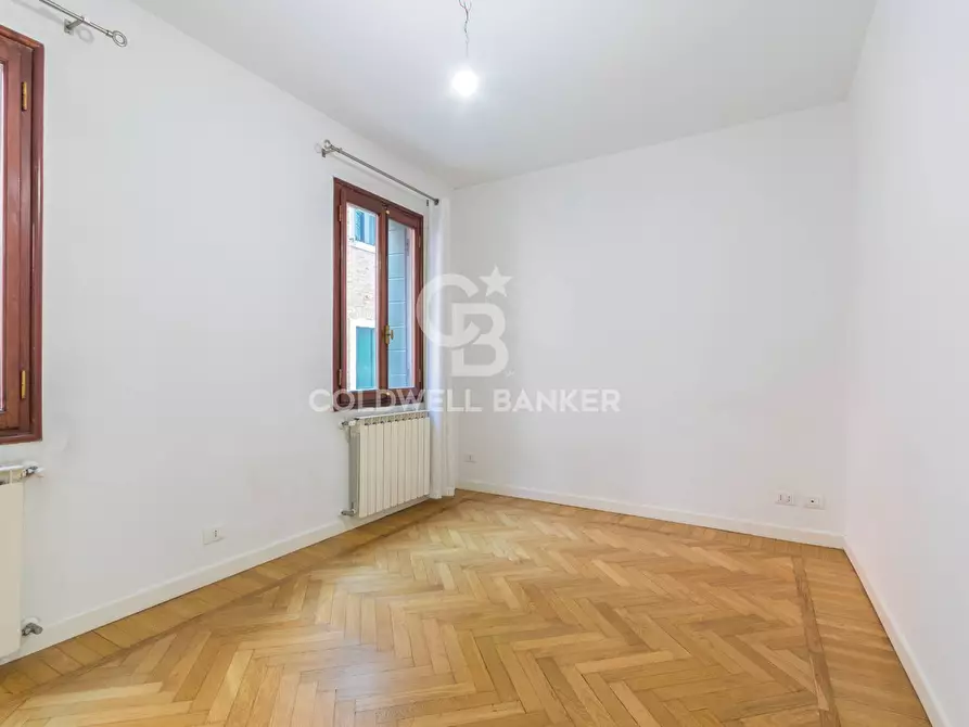 Immagine 17 di Appartamento in vendita  in Calle San Polo - Cinque 631a a Venezia