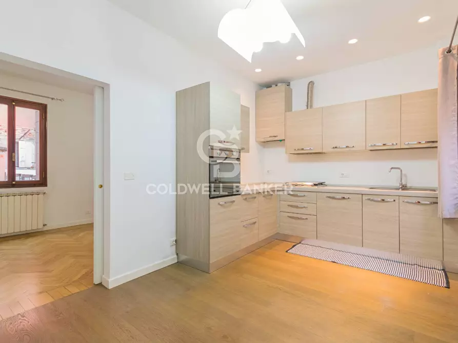 Immagine 1 di Appartamento in vendita  in Calle San Polo - Cinque 631a a Venezia