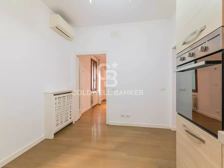 Immagine 3 di Appartamento in vendita  in Calle San Polo - Cinque 631a a Venezia