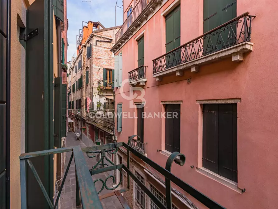 Immagine 26 di Appartamento in vendita  in Calle San Polo - Cinque 631a a Venezia