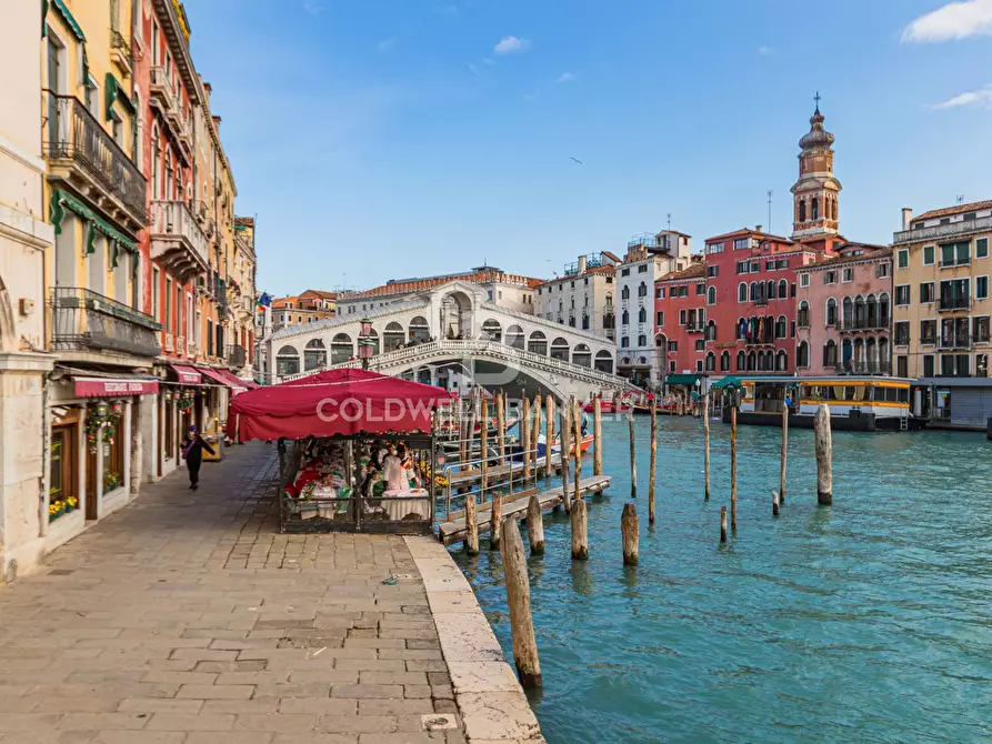 Immagine 29 di Appartamento in vendita  in Calle San Polo - Cinque 631a a Venezia