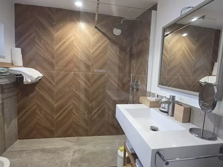 Immagine 16 di Appartamento in vendita  in Vicolo Giudaica 32 a Salerno