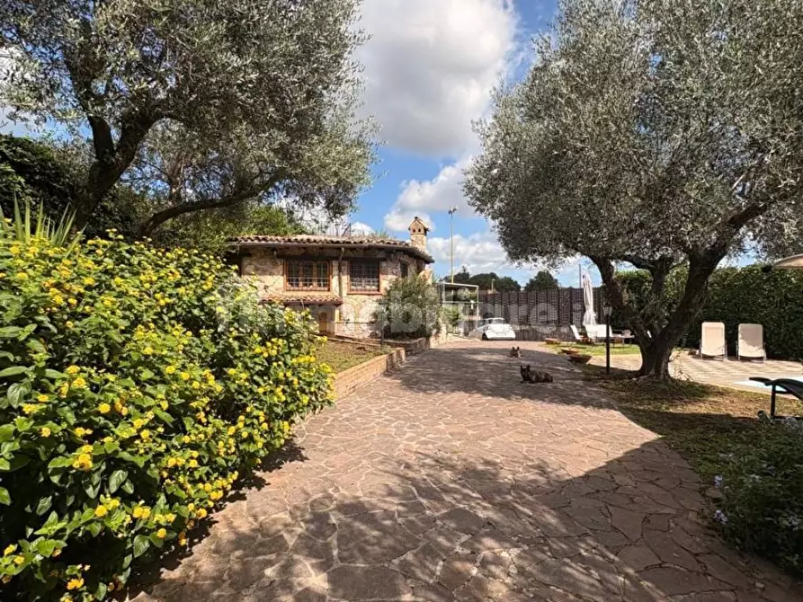 Immagine 1 di Villa in vendita  in via Feruccio Fratini 1 a Sacrofano