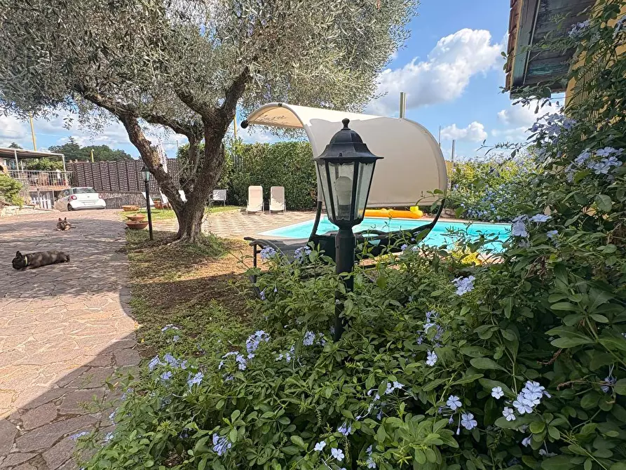 Immagine 2 di Villa in vendita  in via Feruccio Fratini 1 a Sacrofano