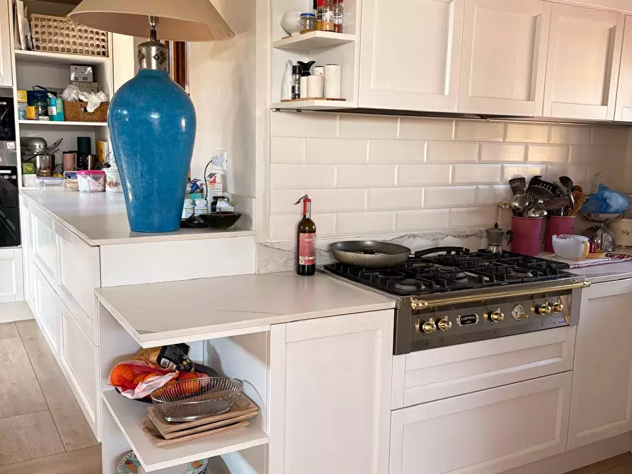 Immagine 10 di Villa in vendita  in via Feruccio Fratini 1 a Sacrofano