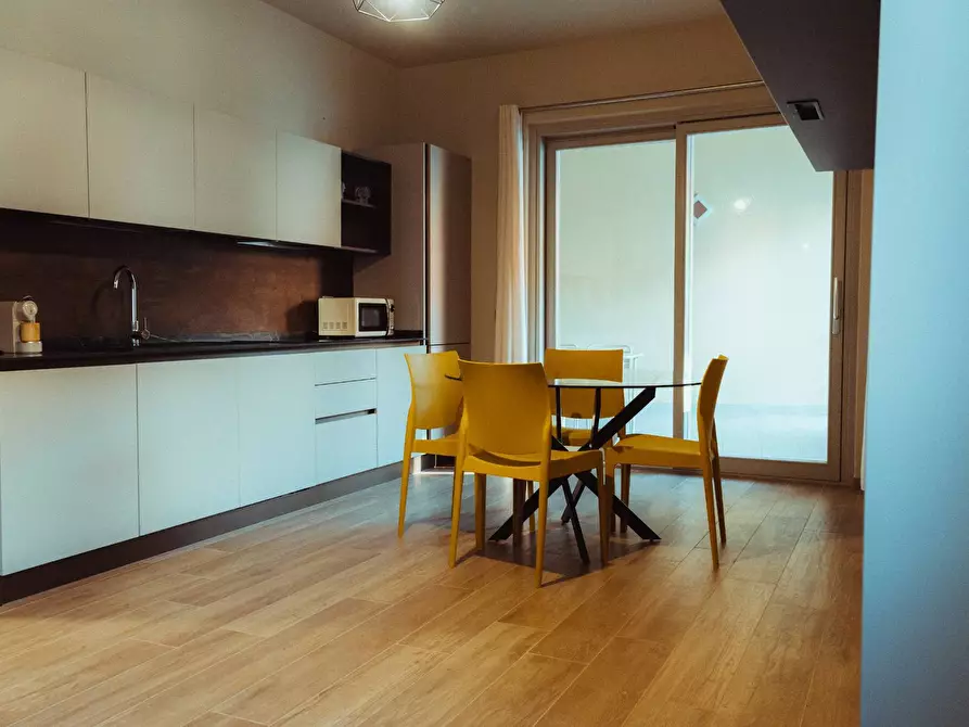 Immagine 5 di Palazzo in vendita  in Via Montà a Monforte D'alba