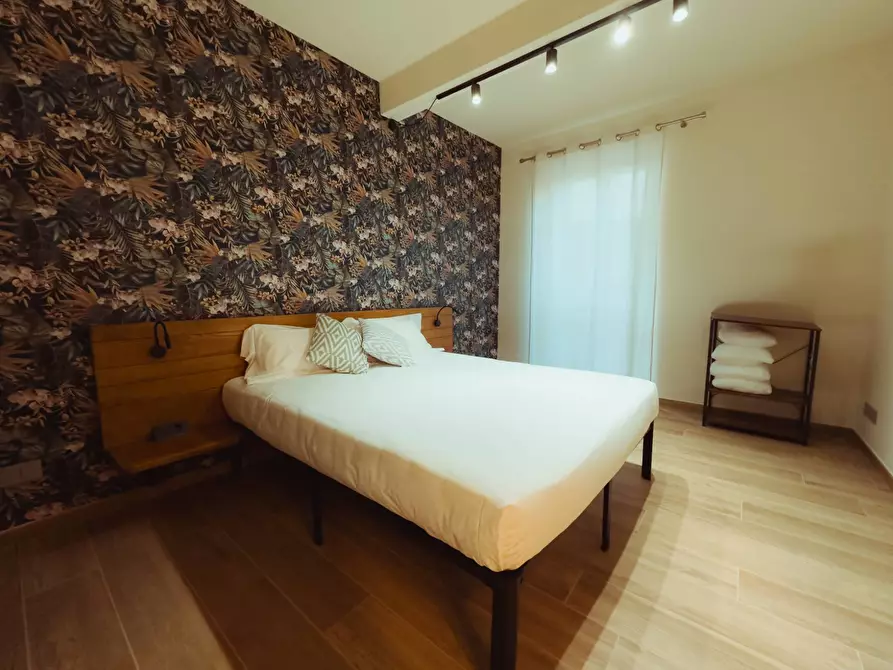 Immagine 10 di Palazzo in vendita  in Via Montà a Monforte D'alba