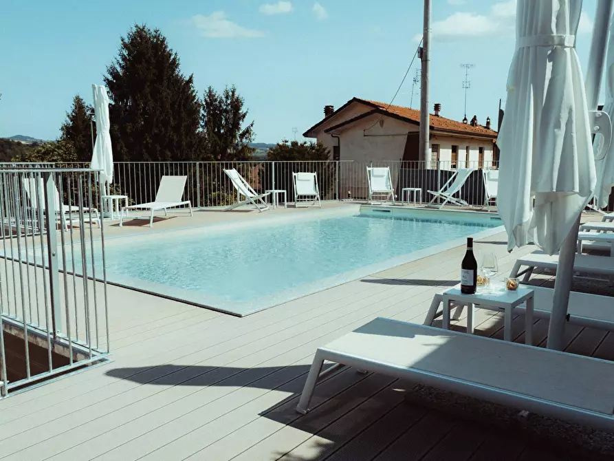 Immagine 16 di Palazzo in vendita  in Via Montà a Monforte D'alba