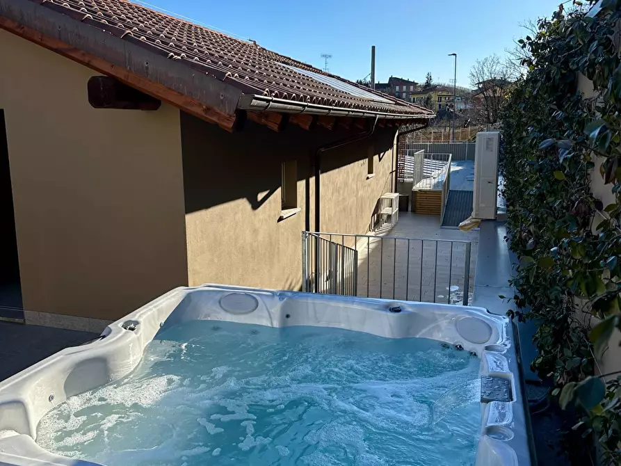 Immagine 22 di Palazzo in vendita  in Via Montà a Monforte D'alba