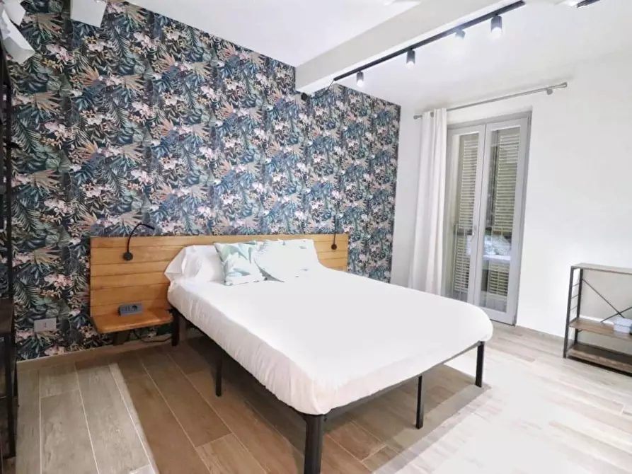 Immagine 25 di Palazzo in vendita  in Via Montà a Monforte D'alba