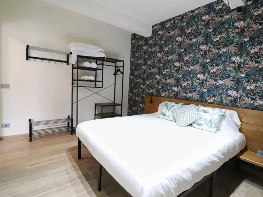 Immagine 26 di Palazzo in vendita  in Via Montà a Monforte D'alba