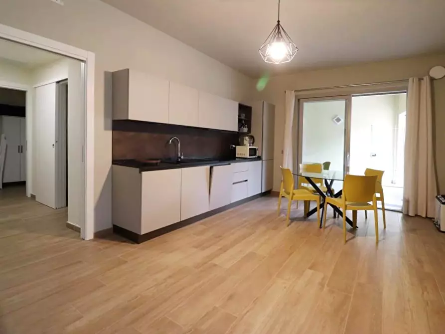 Immagine 30 di Palazzo in vendita  in Via Montà a Monforte D'alba