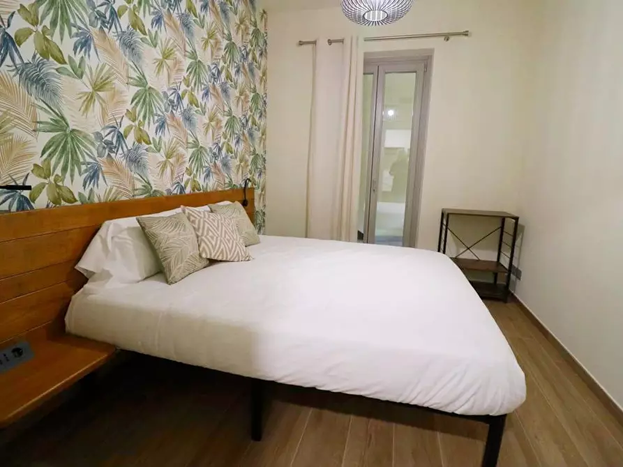 Immagine 33 di Palazzo in vendita  in Via Montà a Monforte D'alba