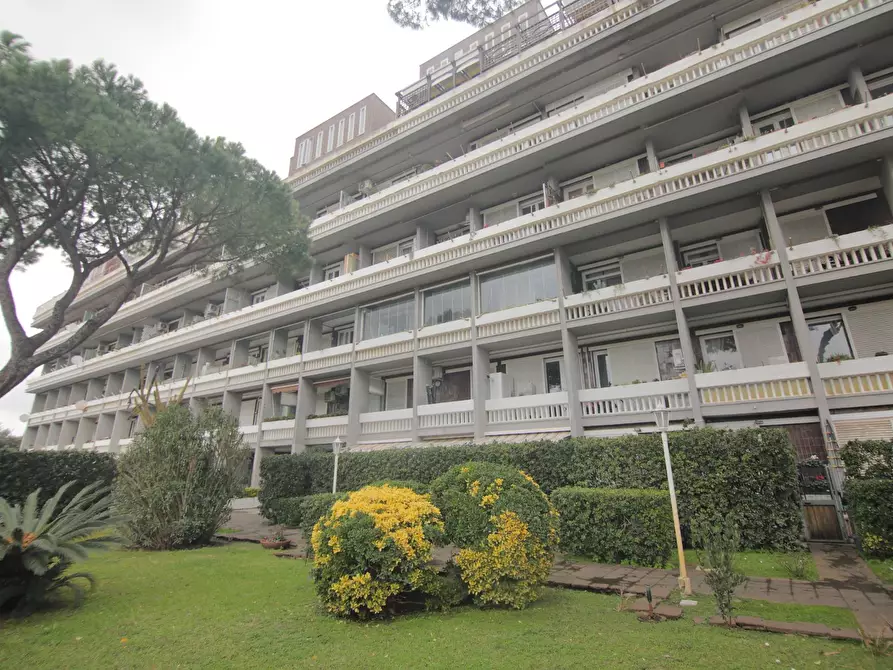 Immagine 1 di Attico in vendita  in Via Danilo Stiepovich 180 a Roma