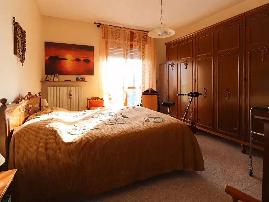 Immagine 32 di Villa in vendita  in Località riviera a Monforte D'alba