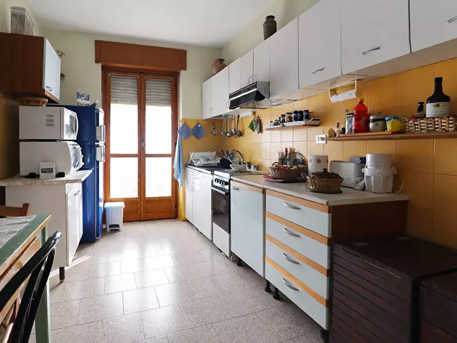 Immagine 35 di Villa in vendita  in Località riviera a Monforte D'alba