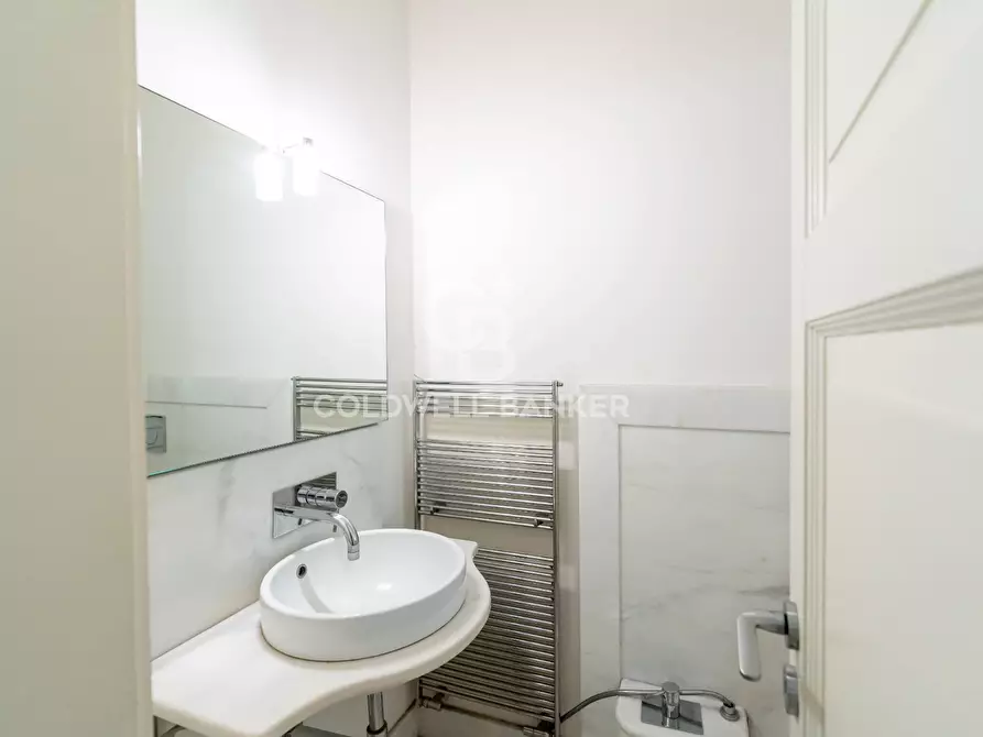 Immagine 12 di Appartamento in vendita  in Via Genova 3 a Catania