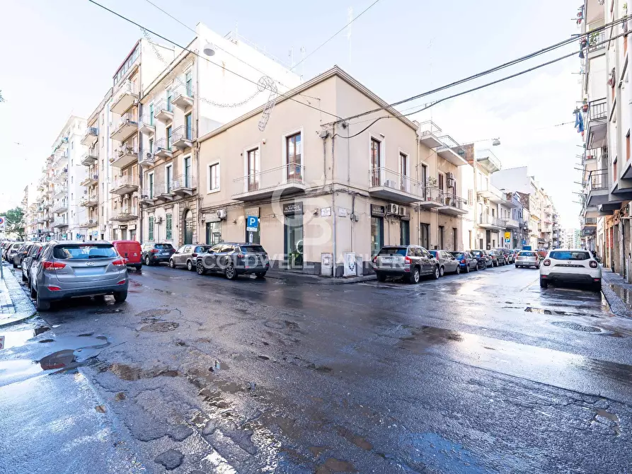 Immagine 29 di Appartamento in vendita  in Via Genova 3 a Catania