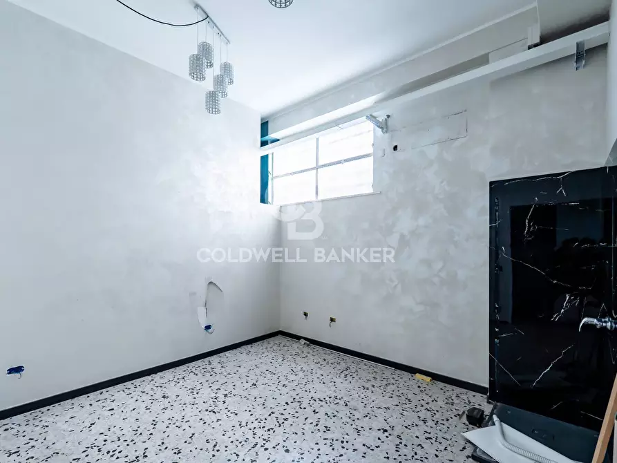 Immagine 12 di Locale commerciale in affitto  a Acireale