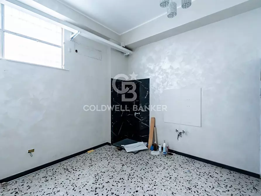 Immagine 13 di Locale commerciale in affitto  a Acireale