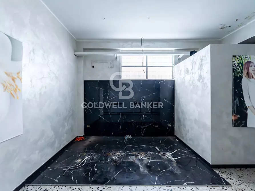 Immagine 17 di Locale commerciale in affitto  a Acireale