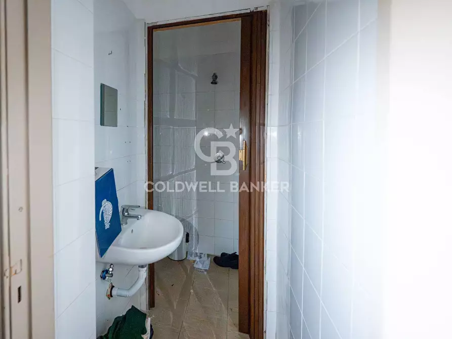 Immagine 13 di Locale commerciale in affitto  in Corso Savoia 85 a Acireale