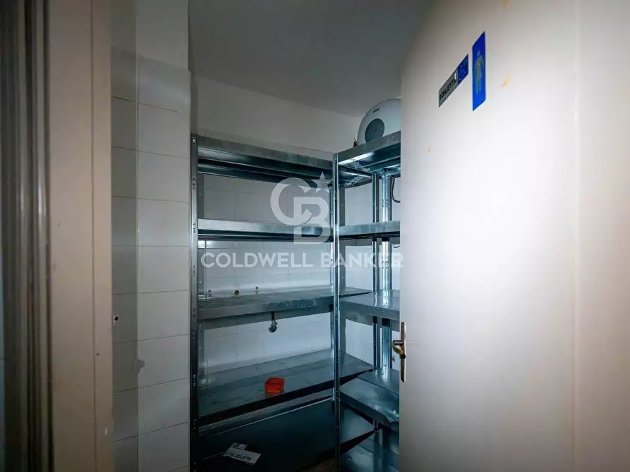 Immagine 14 di Locale commerciale in affitto  in Corso Savoia 85 a Acireale